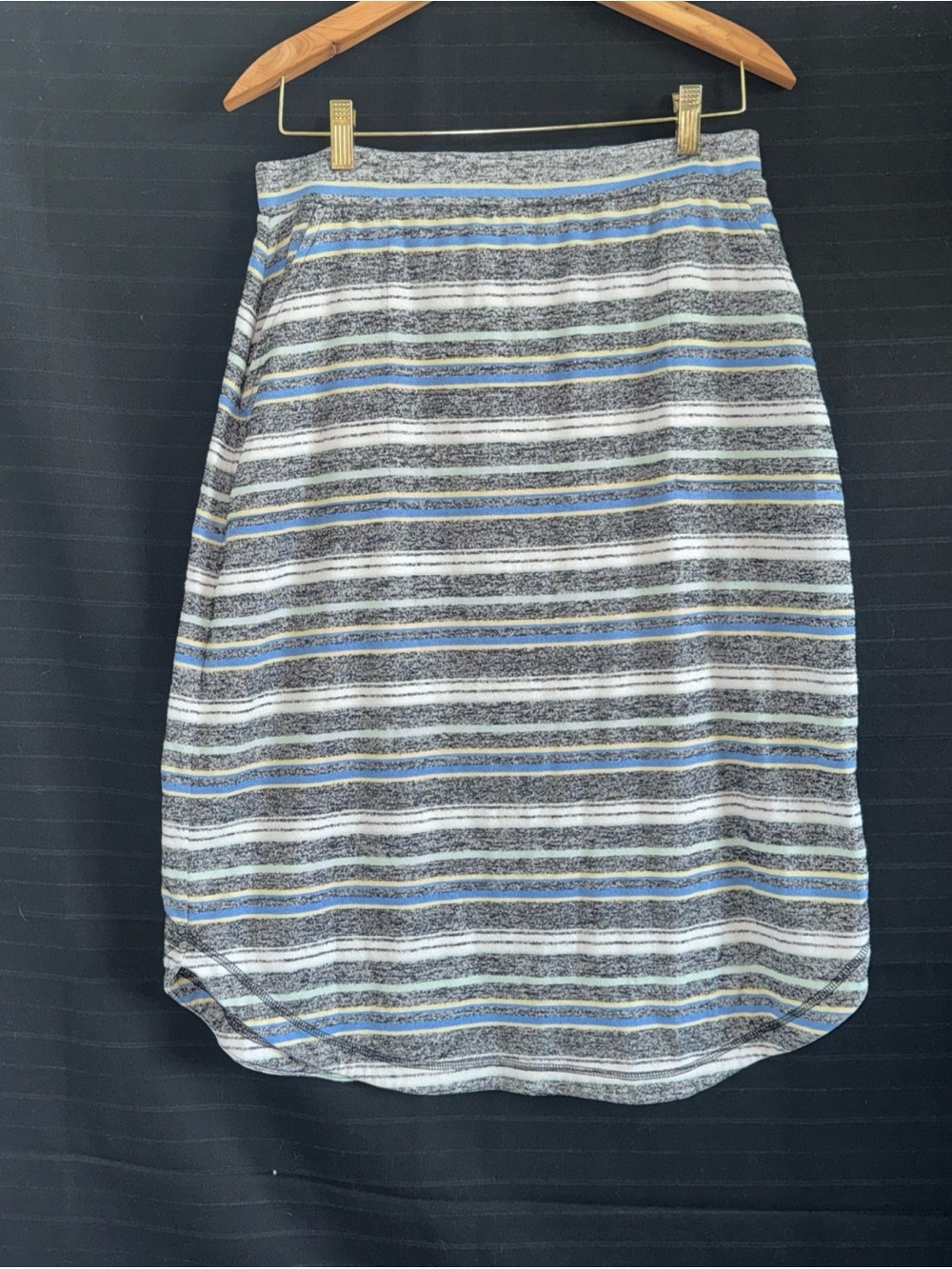 T Talbots Skirt Womens Medium Gray Striped Pockets Pull On Midi Comfy Everyday